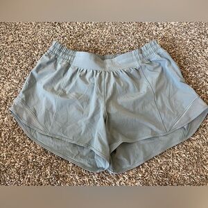 Lululemon Hotty Hot Low-Rise Lined
Short 4"
